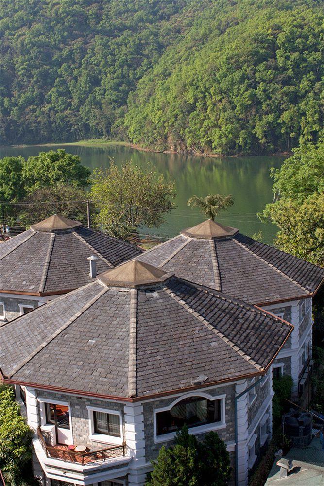 Trek-O-Tel Hotel Pokhara Buitenkant foto