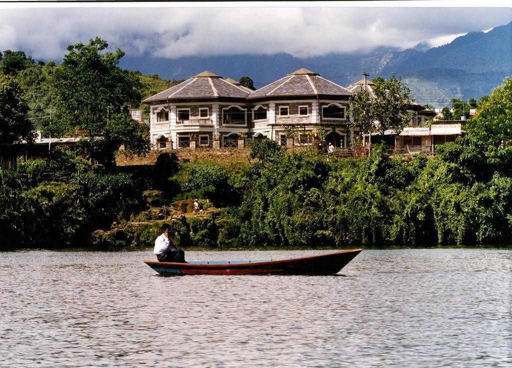 Trek-O-Tel Hotel Pokhara Buitenkant foto